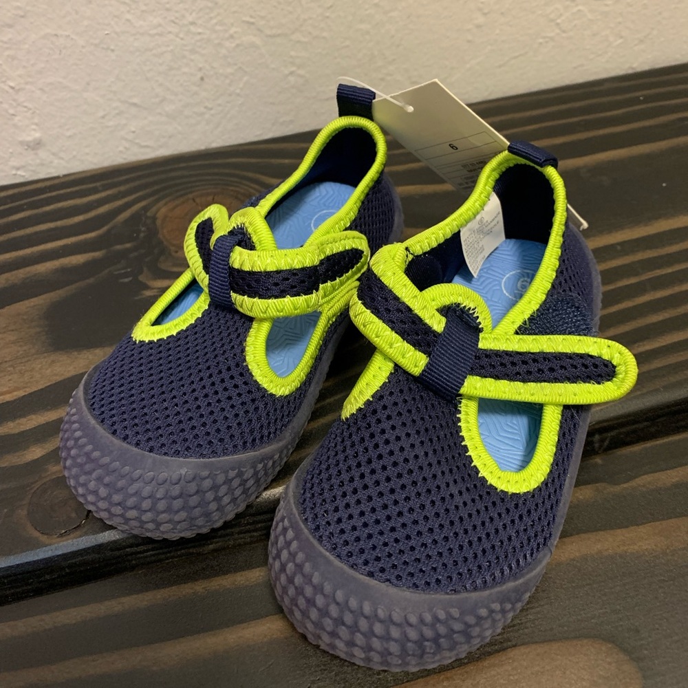 Cat & Jack Water Shoes